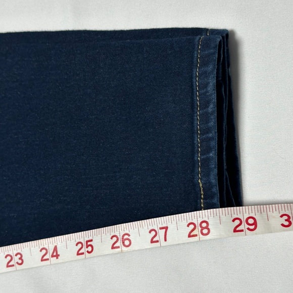 Levi's Women's Signature Gold Label Jeans Mid Rise Skinny, Size 12 Medium - Picture 8 of 8